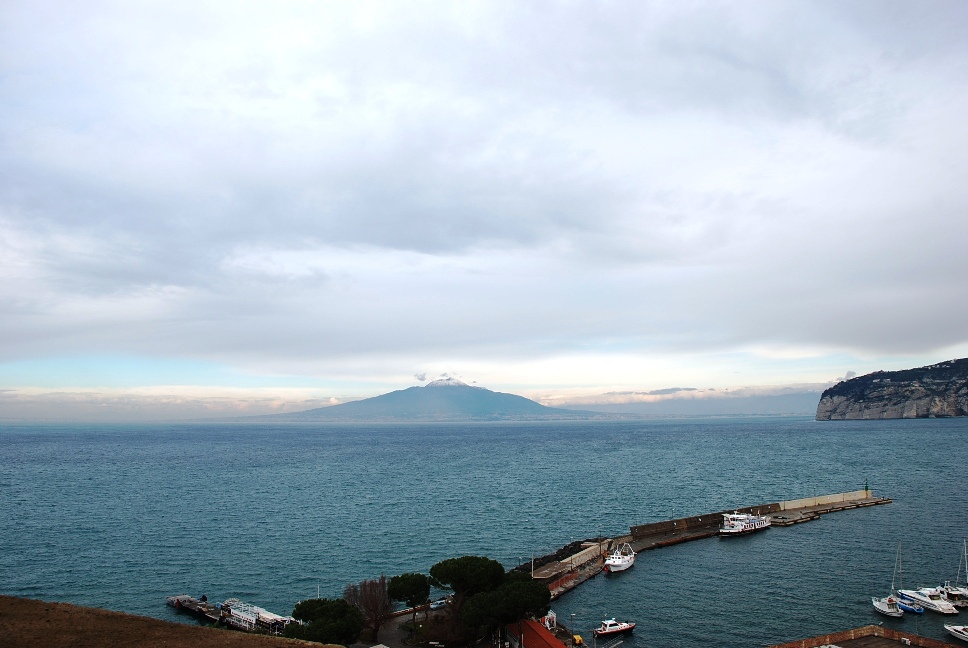 Vesuvio all''alba di una fredda giornata